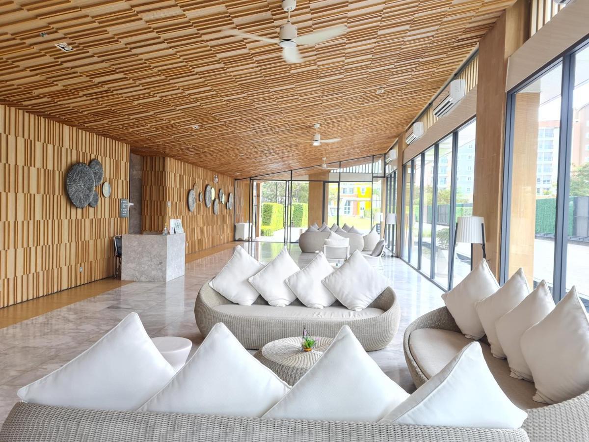 Veranda Residence Pattaya By Sea Jomtien Beach Exteriör bild